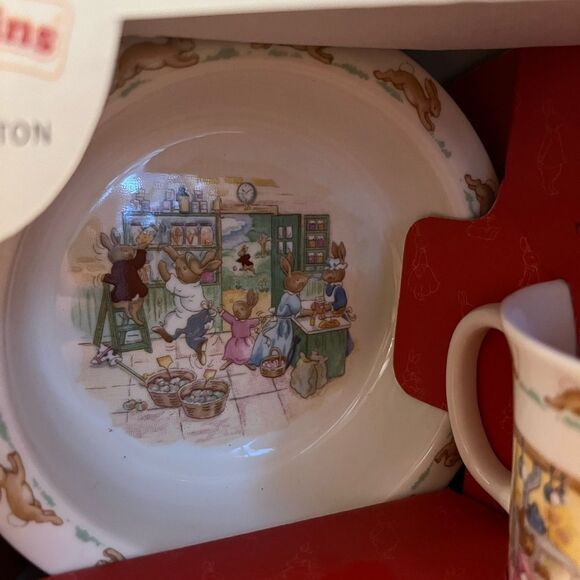 Bunnykins by royal doulton kids dinning set NEW - Picture 4 of 5